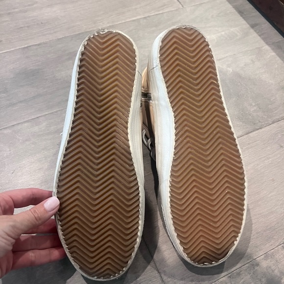 Golden Goose slides 39 - Picture 10 of 11